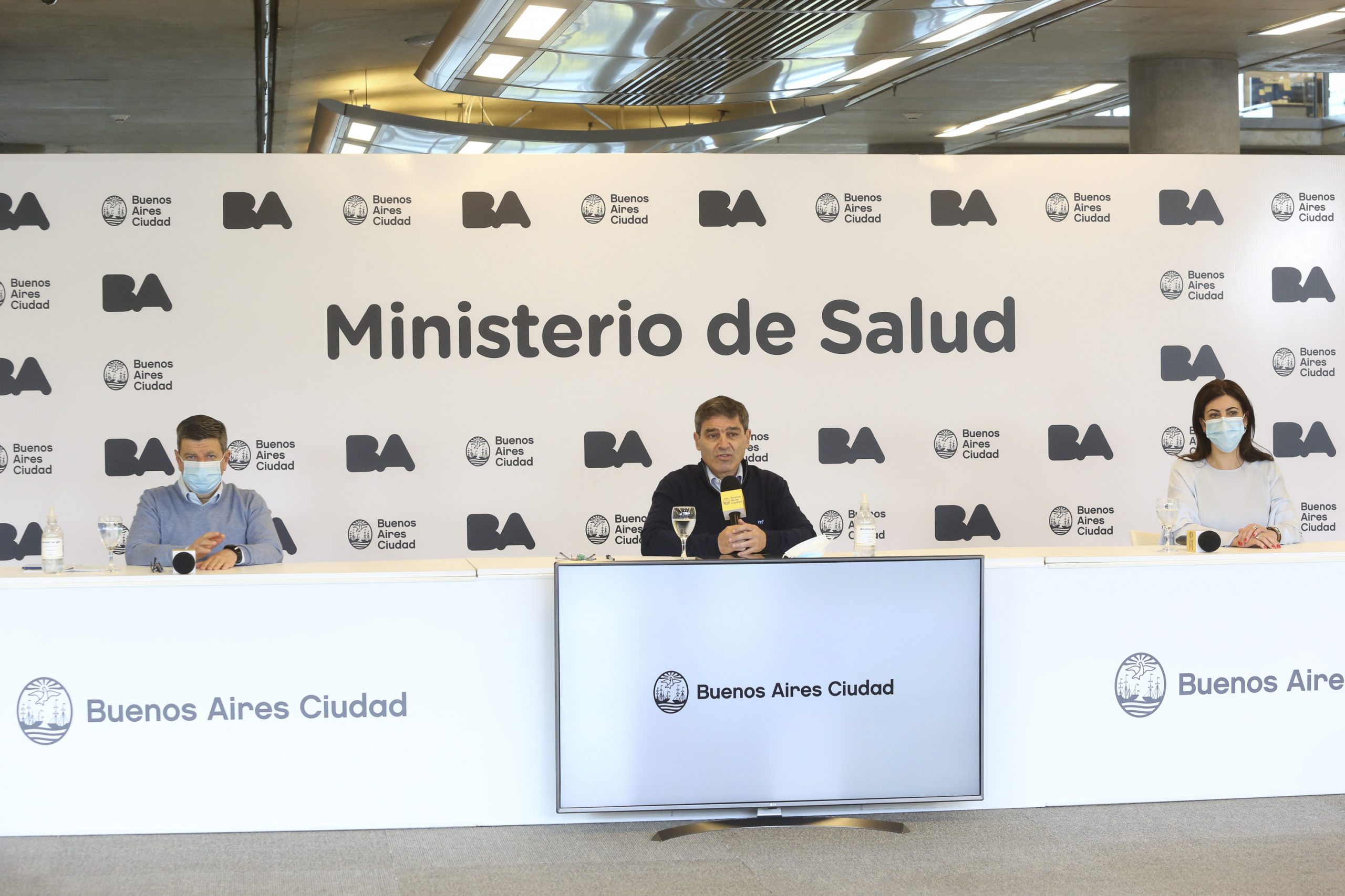 Quirós aseguró que desde hace un mes los casos vienen bajando en la Ciudad