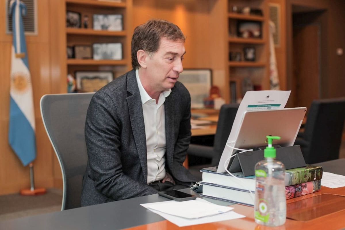 Santilli: "Prefiero que la Policía utilice las pistolas taser antes que un arma de fuego"